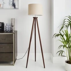 Jandia Wooden Tripod Floor Lamp -Home Lighting Store 30798599 alt01