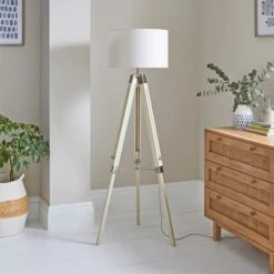 Trio Tripod Floor Lamp -Home Lighting Store 30834347 alt01