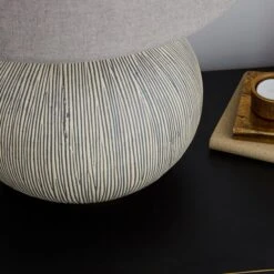 Dahlia Scratched Resin Grey Table Lamp -Home Lighting Store 30879467 alt02