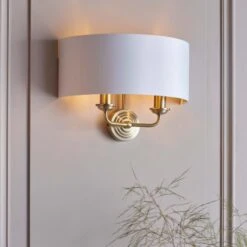 Vogue Sandringham 2 Light Wall Light