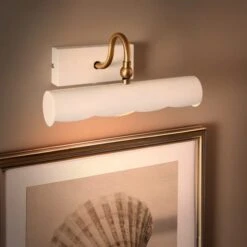 Remi Scalloped Adjustable Picture Wall Light -Home Lighting Store 30921694 alt01